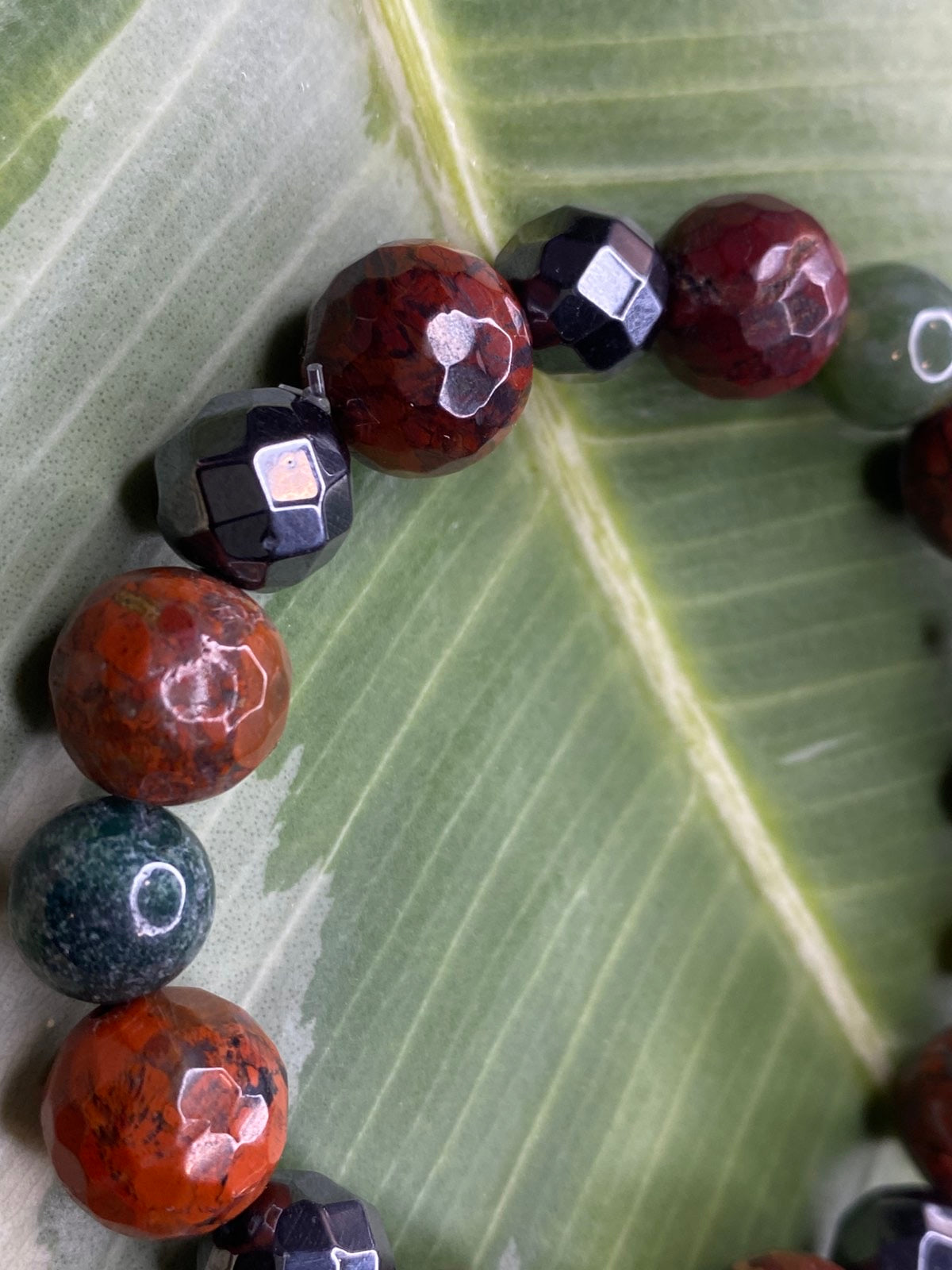 Agatai/hematitas/jaspis