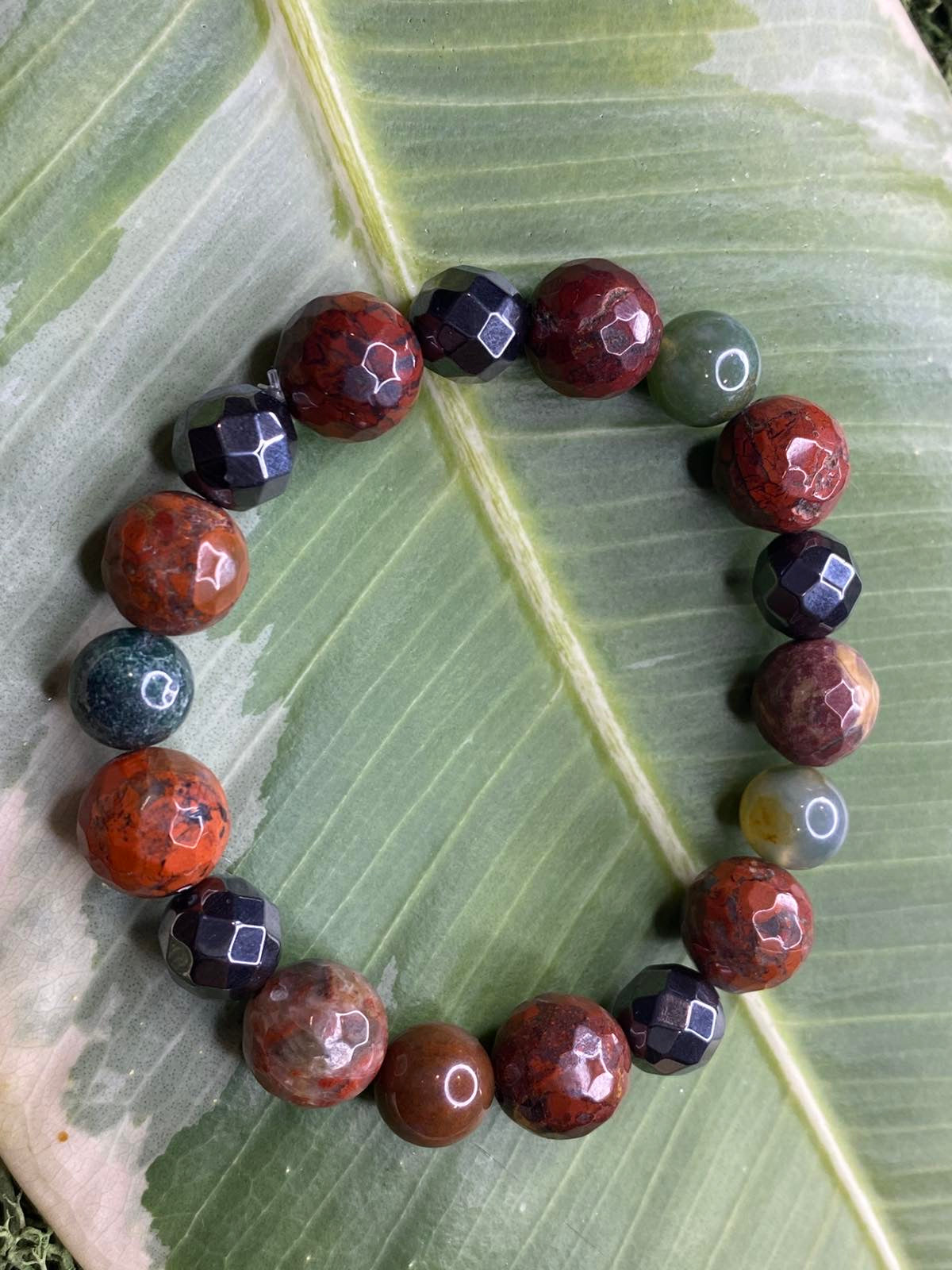 Agatai/hematitas/jaspis