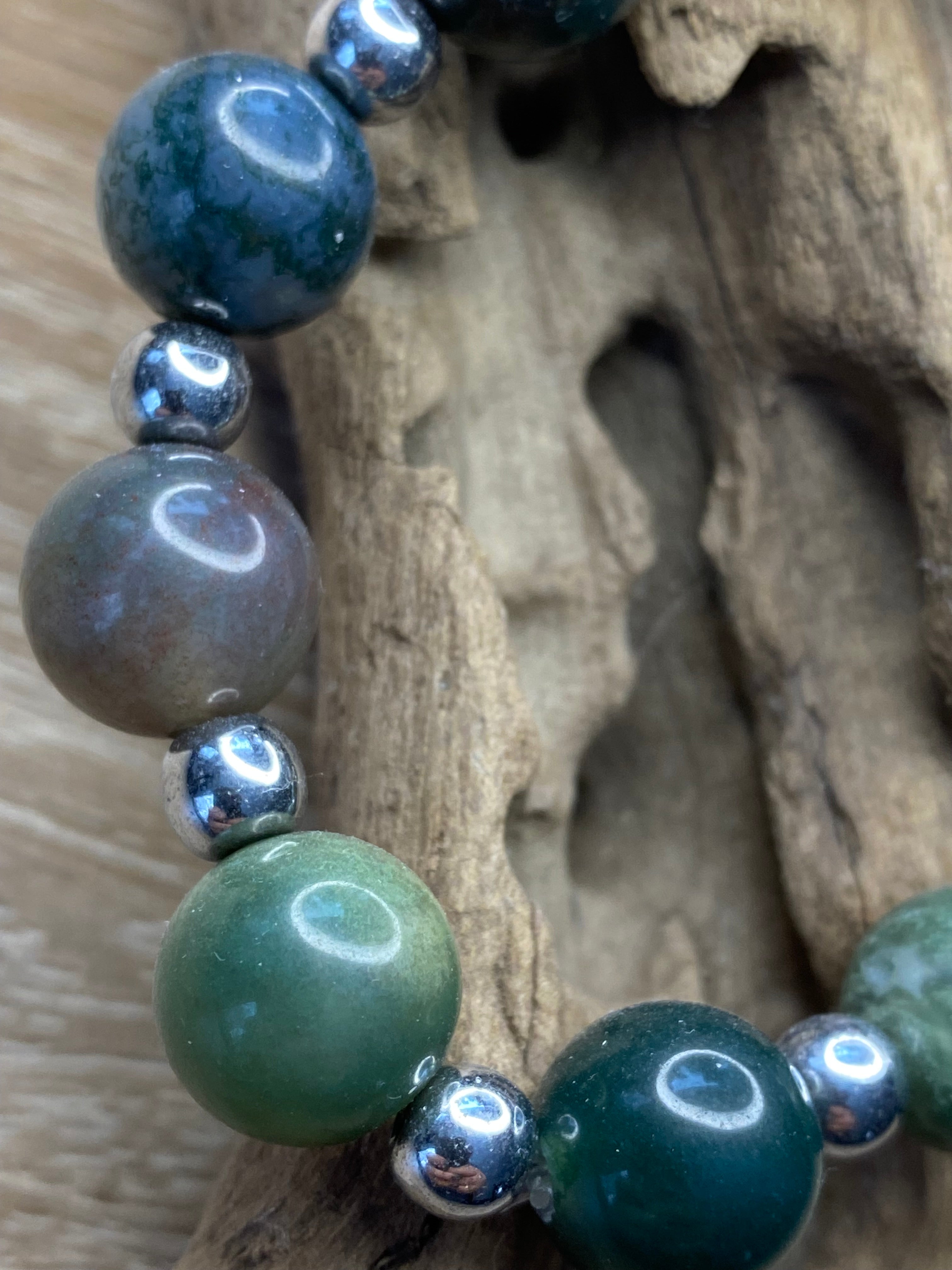 Agatas/hematitas ,,Žemė"