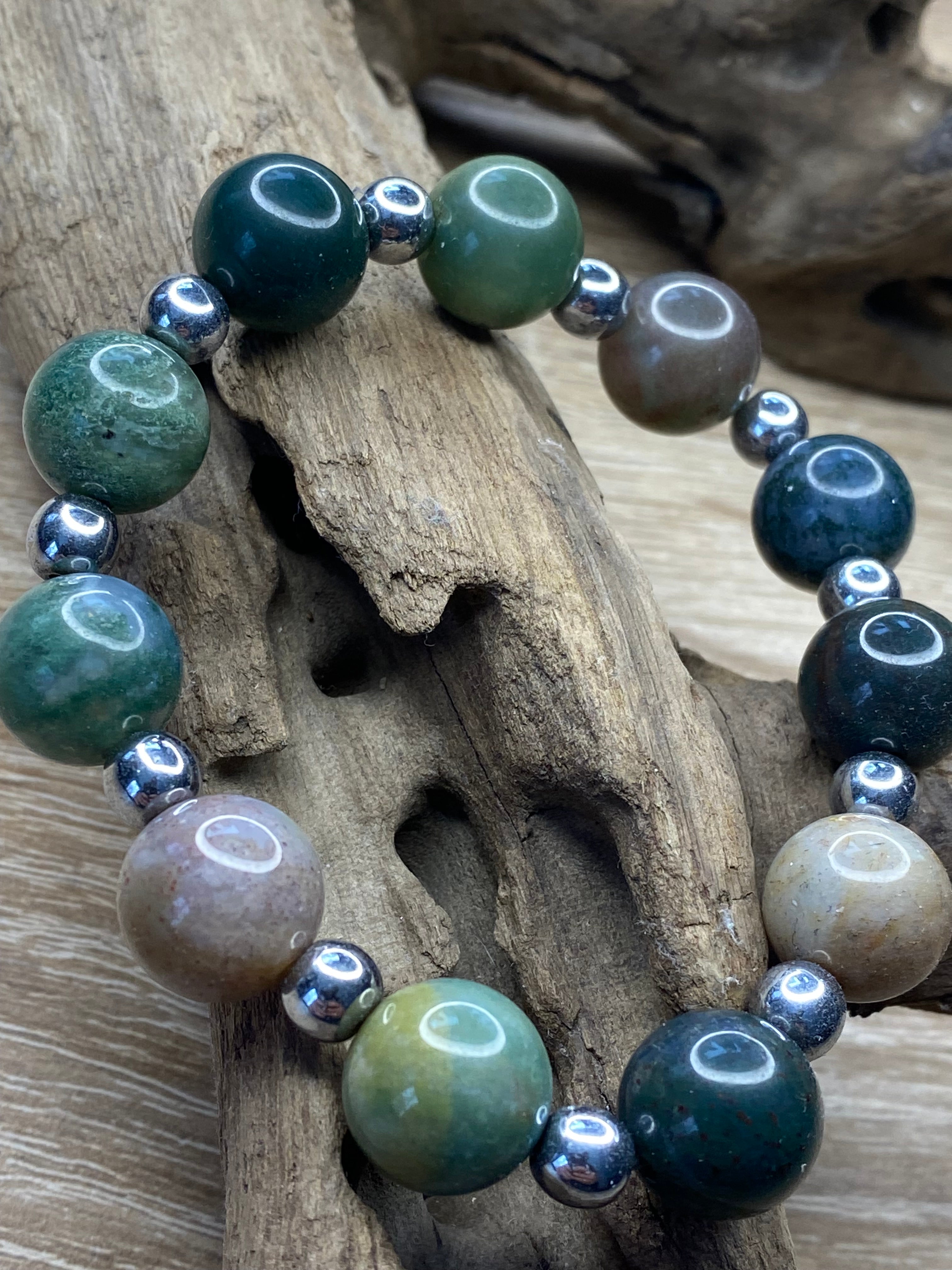 Agatas/hematitas ,,Žemė"